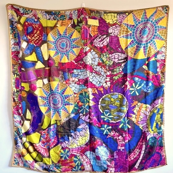 CARTIER Paris. Silk Scarf, Multicoloured Stained Glass Pattern, Pink Wolf 125-03 - Picture 2 of 10